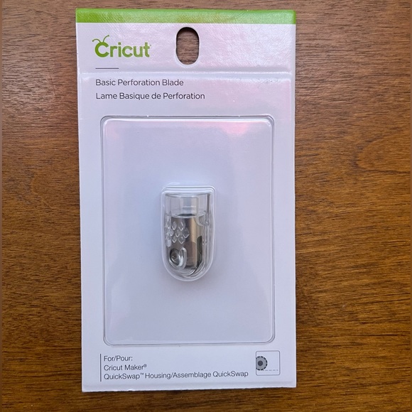 Cricut Basic Perforation Blade - Picture 2 of 4